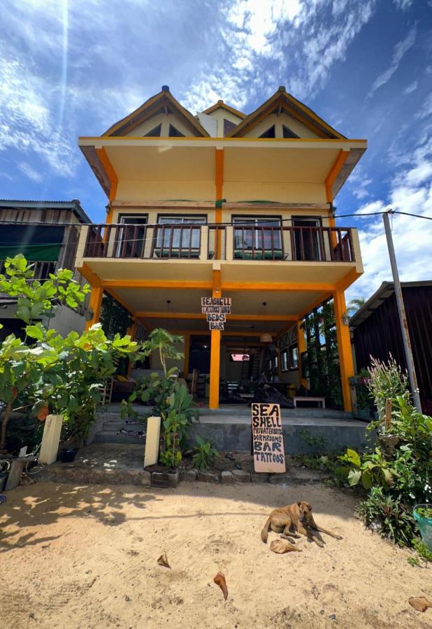 Seashell Guesthouse, Bar And Tattoos كوه رونغ ساملوم المظهر الخارجي الصورة